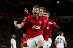 诺丁汉森林球迷不满，马里纳基斯争议行为加剧本队困境